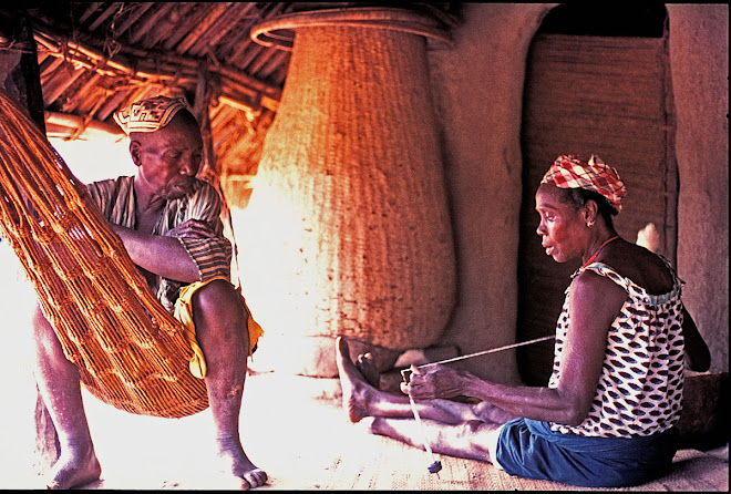 making cotton thread at Sokurella (near Bintimani)