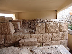 Αρχαίο τείχος στο Δίστομο