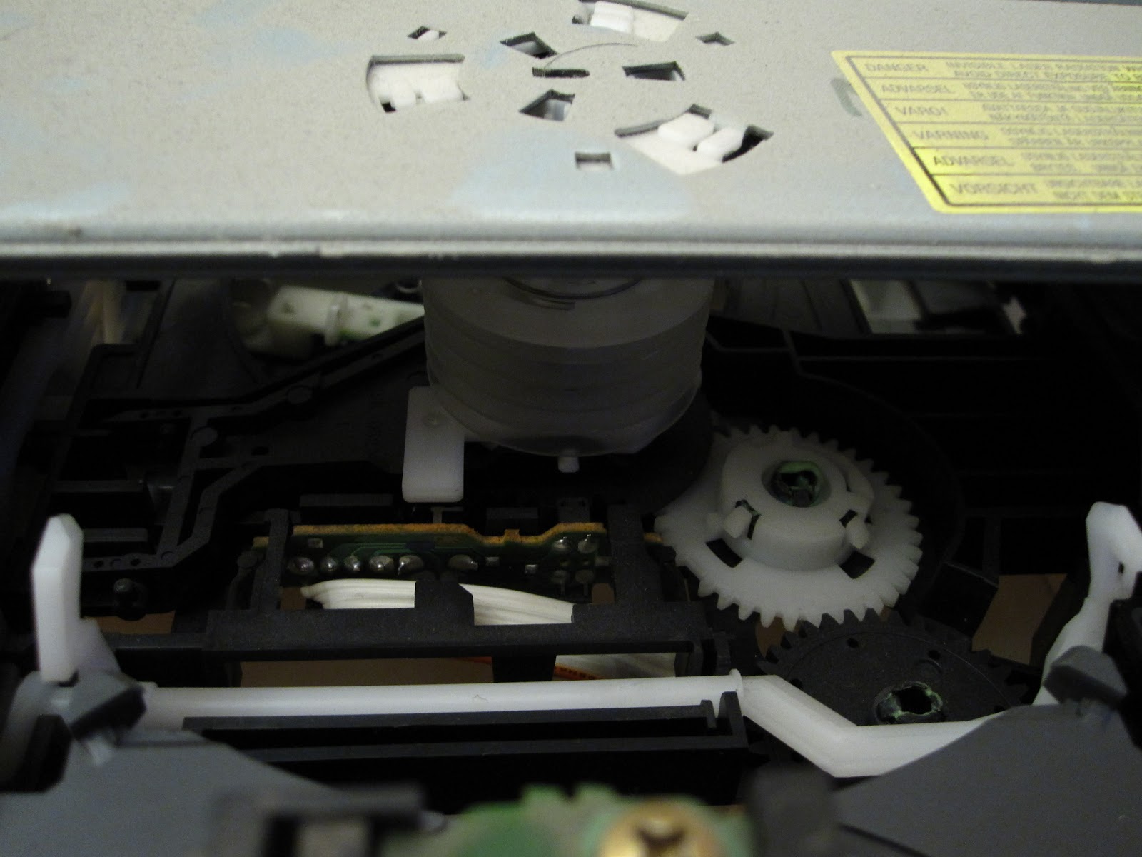 Mechadrake's workshop: Panasonic SA-AK17 stereo laser lens cleaning