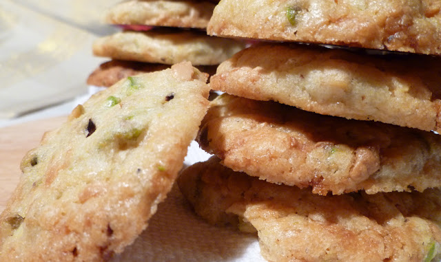 BISCOTTI AL PISTACCHIO E CIOCCOLATO BIANCO BISCOTTI AL PISTACCHIO E CIOCCOLATO BIANCO