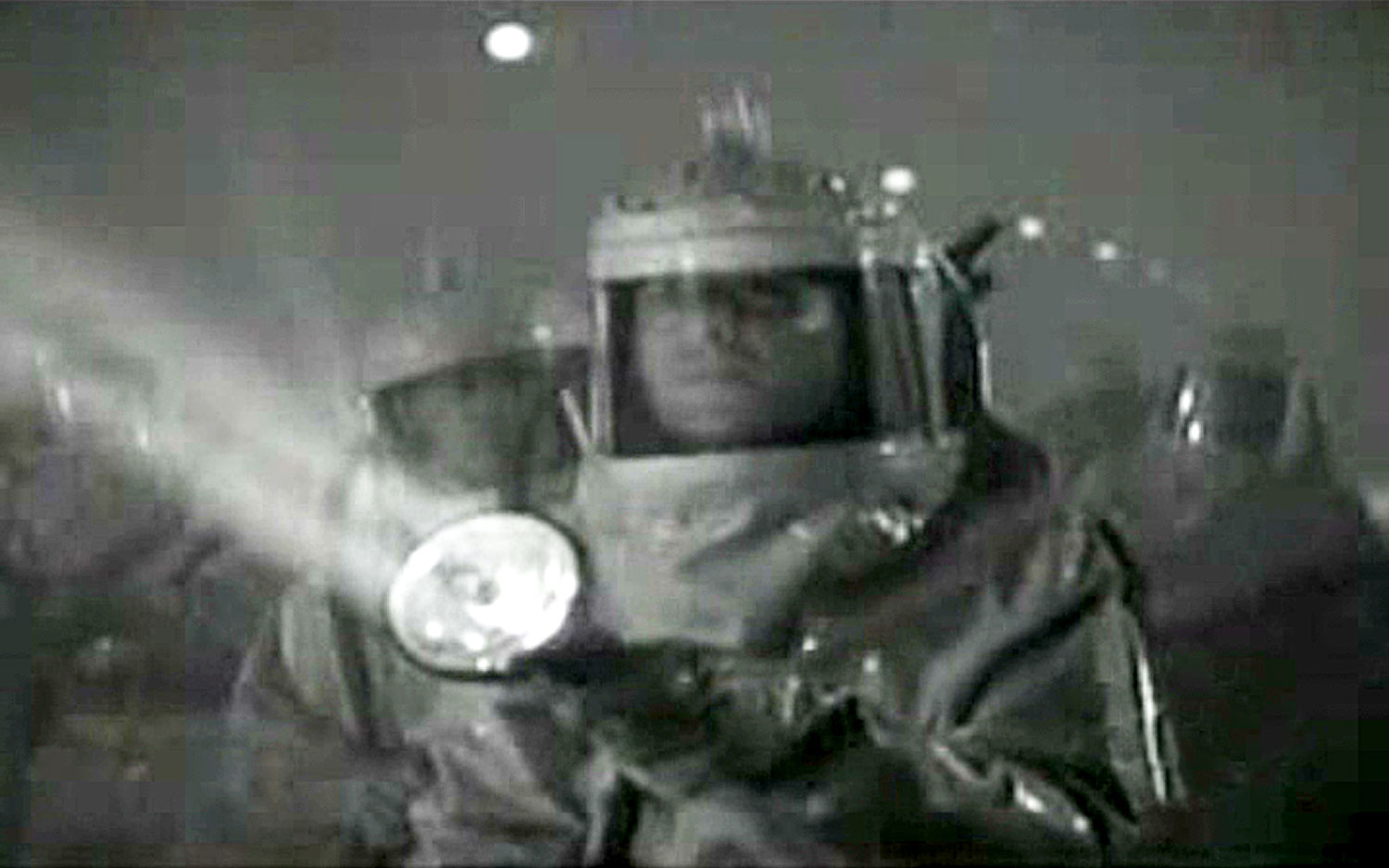 [The-Deadly-Mantis-01.jpg]