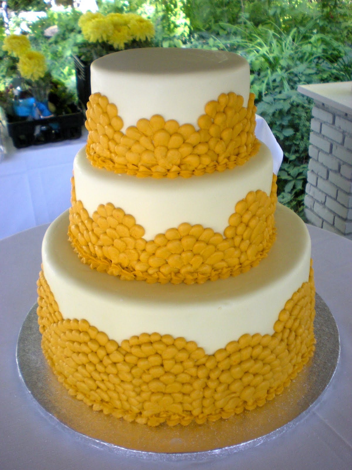 Chandelier Cakes by Natalie Peterson Funky Yellow Cake!