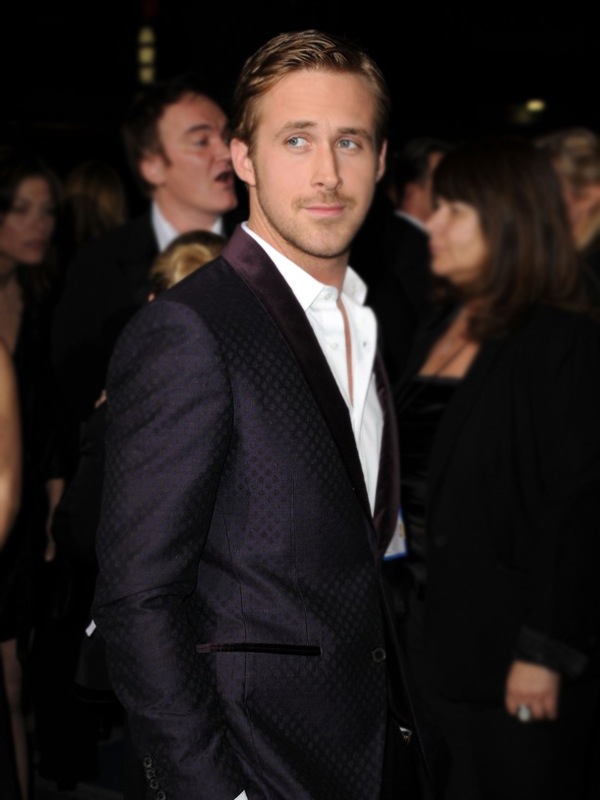 What's he wearing?: Ryan Gosling at Critics' Choice Movie Awards in ...