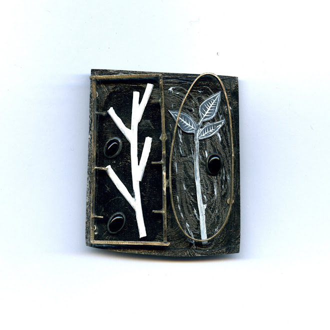 nº 1165, brooch, 2007, silver, nickel silver, plastic, onyx, acrylic painting.