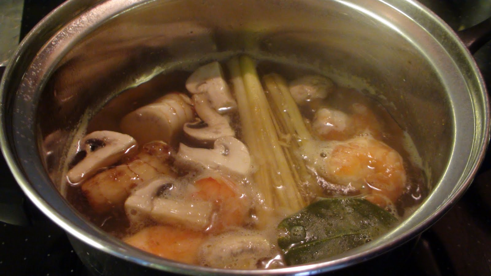 Gusto &amp; Aroma: Tom Yam Goong (Scharf-saure Garnelensuppe)