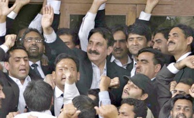 Chife Justice Iftikhar Muhammad Chaudhry after restoration on March 16,2009