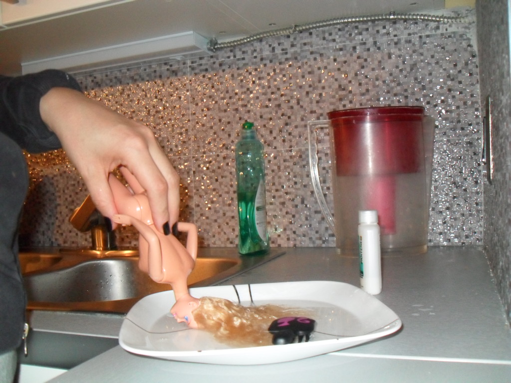 My Barbies: how to fix Barbie hair?