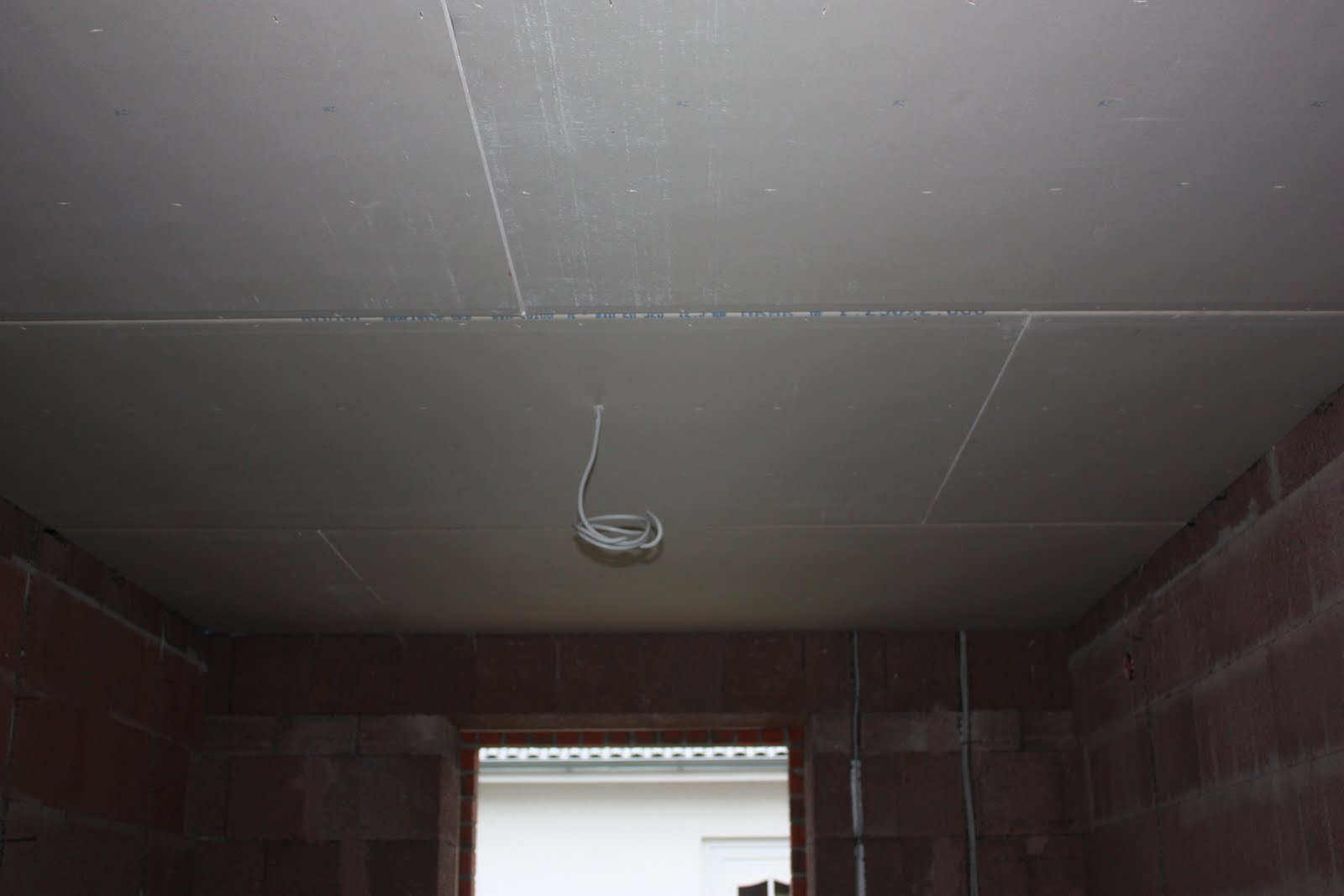 das Leben läuft: Die Decke wird vorbereitet...