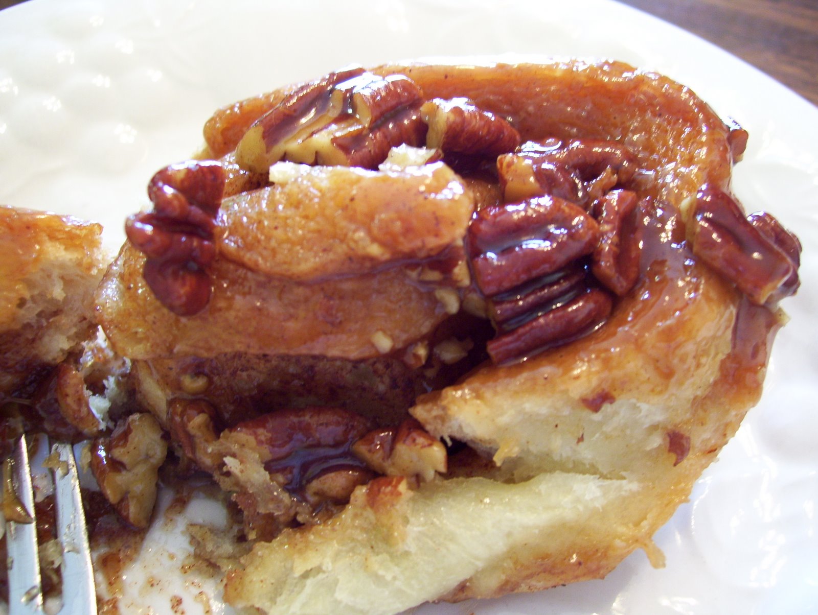 [honey+sticky+buns.jpg]