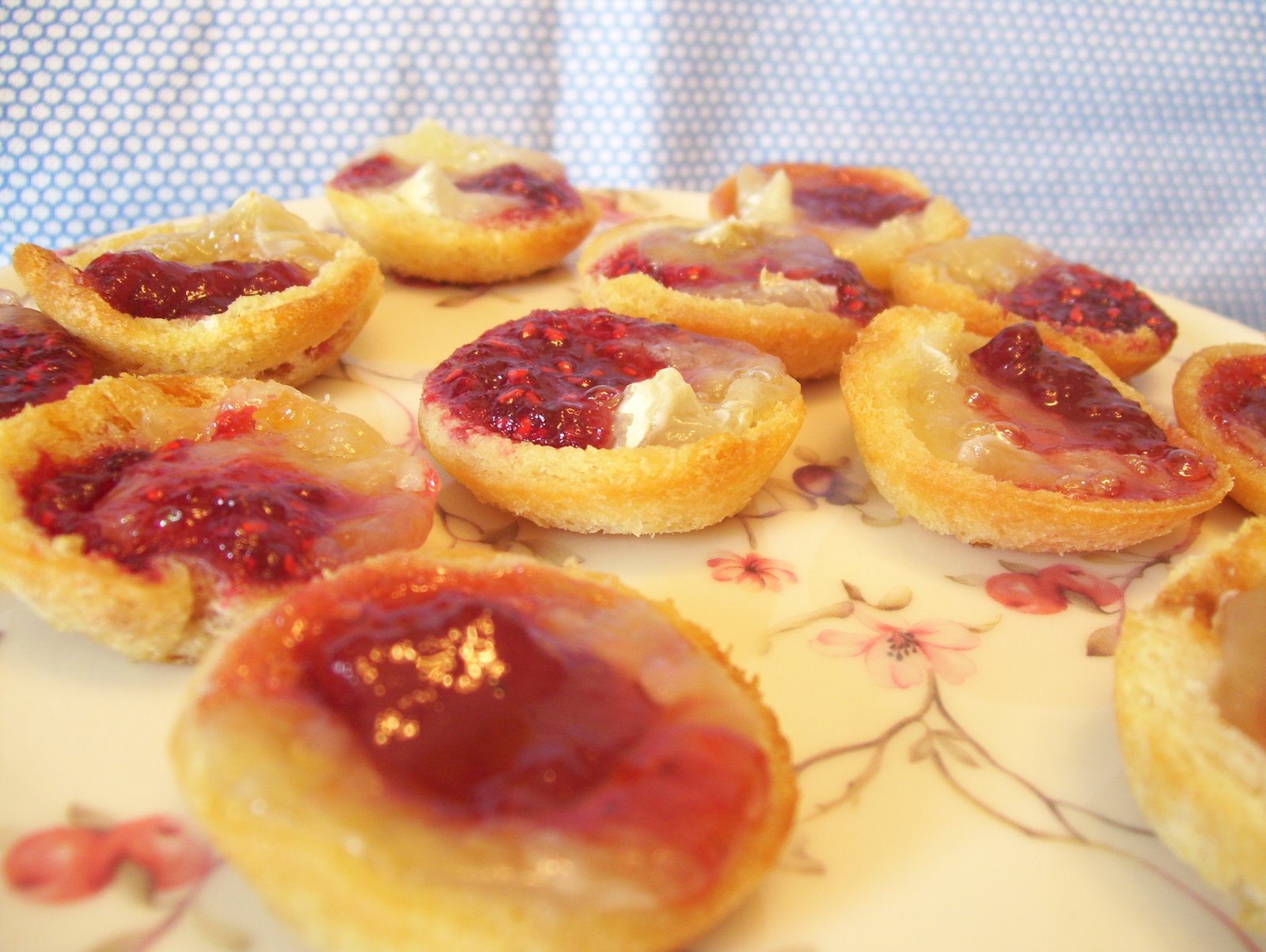 [Brie+Tarts+001.jpg]