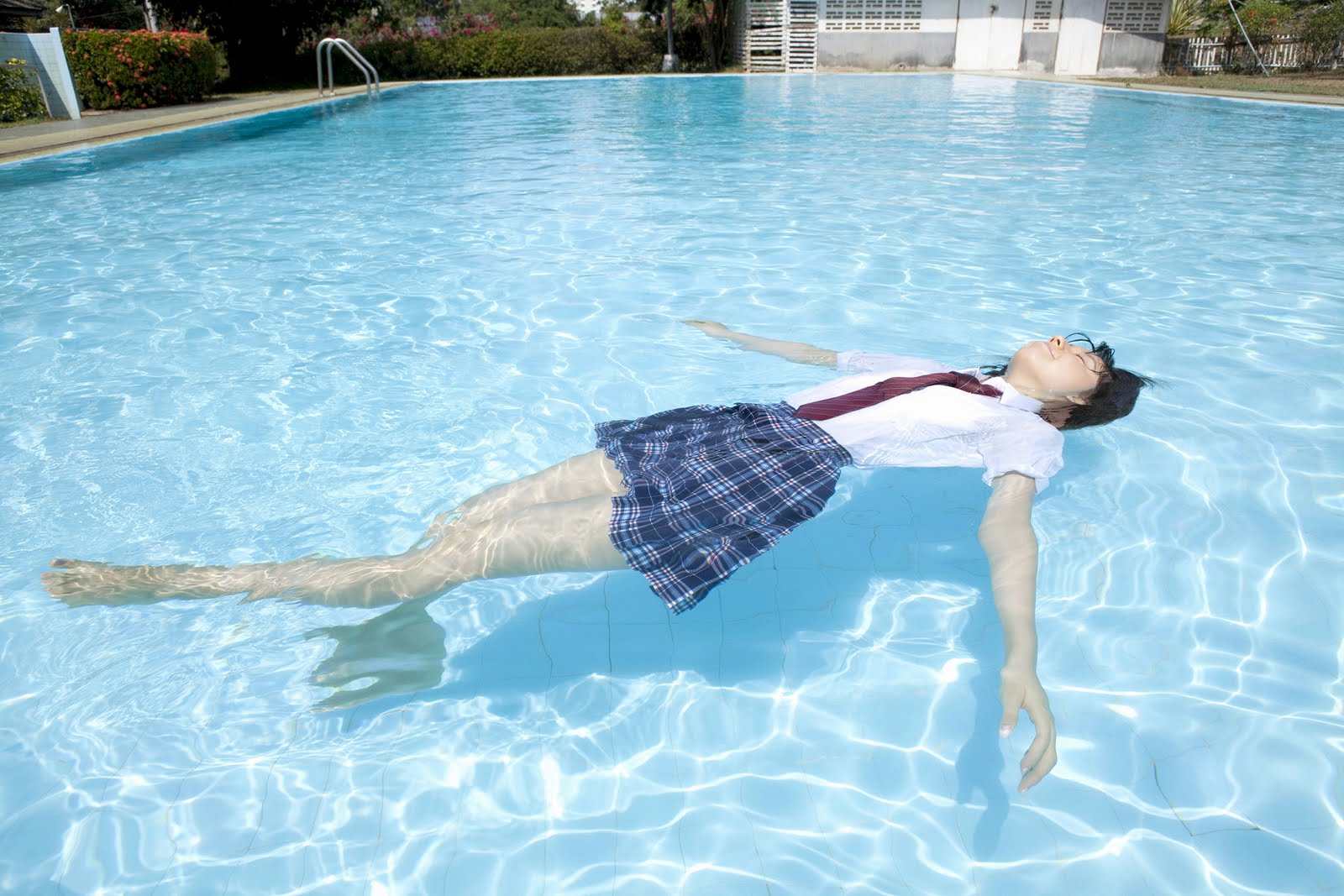 Kaoru Hirata jump into swimming pool in school uniform japanese girls