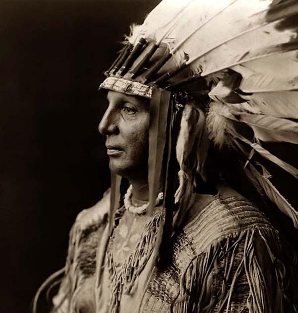 Fly Me to the Moon: tribute to a chief...