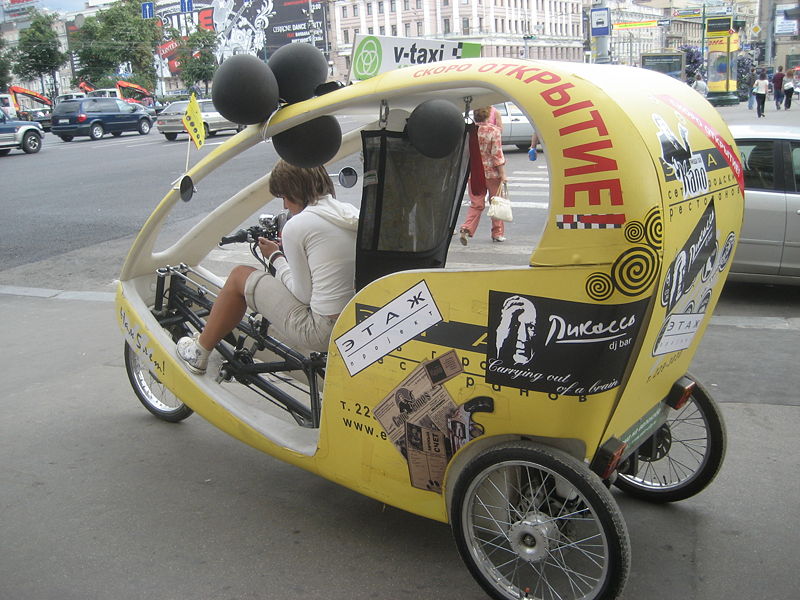 [800px-Cycle_rickshaw_in_Moscow.jpg]