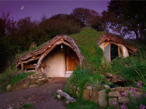 [sustainable-hobbit-house.jpg]