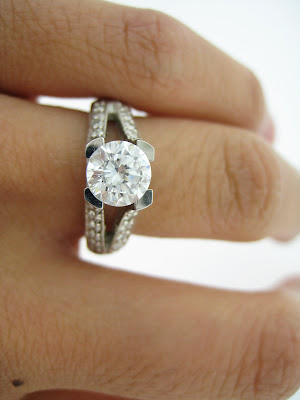 This traditional 2 piece wedding set engagement ring PLUS wedding band has