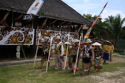 Download this Rumah Adat Lamin Dayak Kutai Kaltim Budaya Indonesia picture