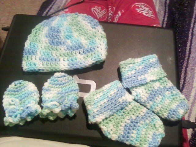 April Draven: Easy Crochet Mittens Free Pattern