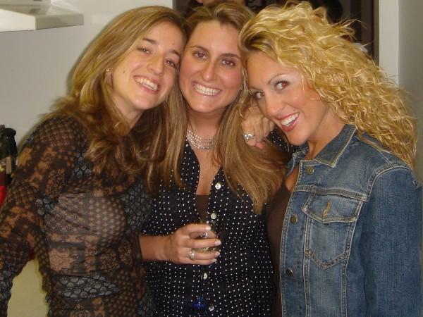 [tara,+jacqui+and+i.jpg]