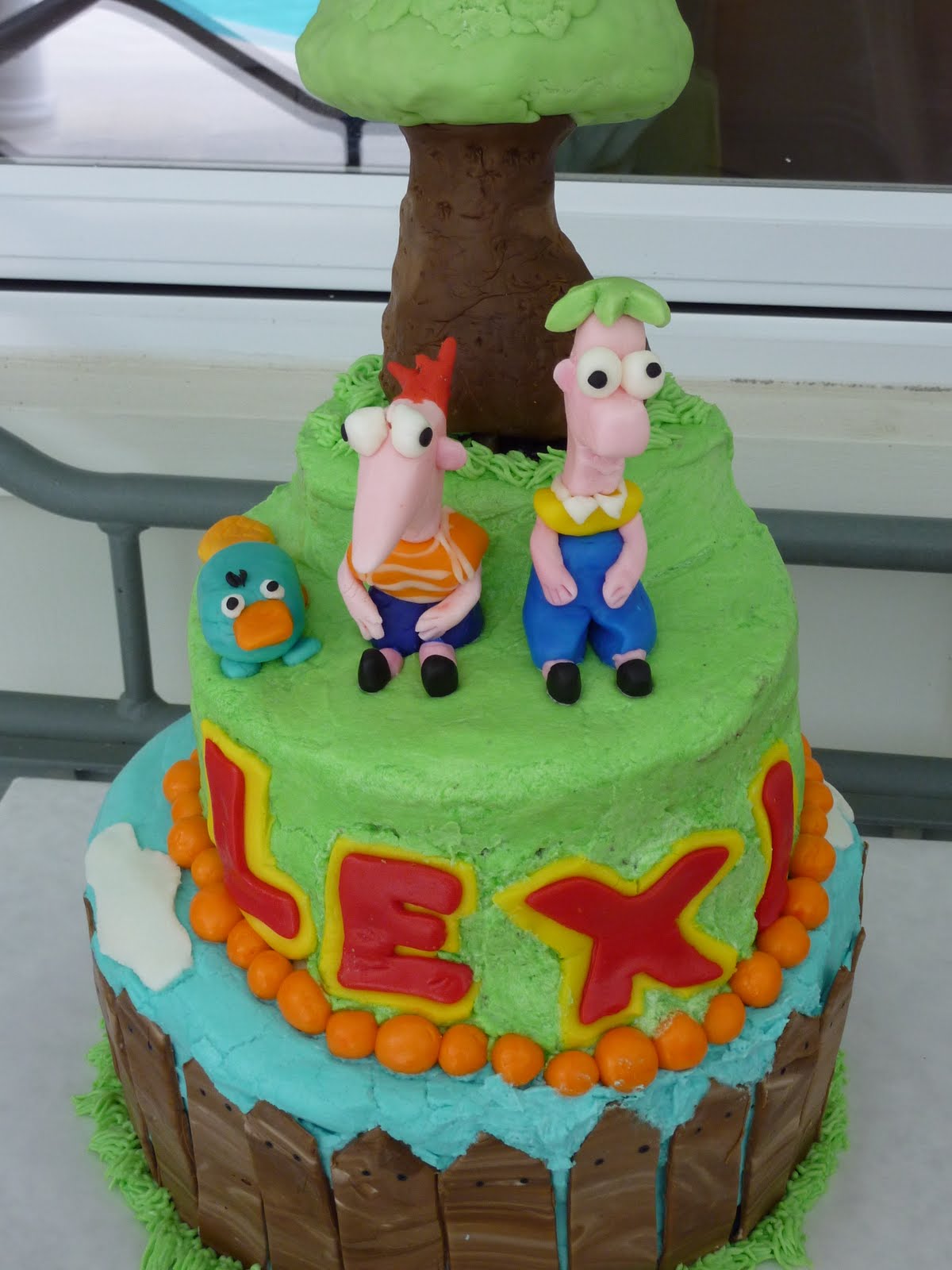 Sarah Bakes: Phineas and Ferb Cake