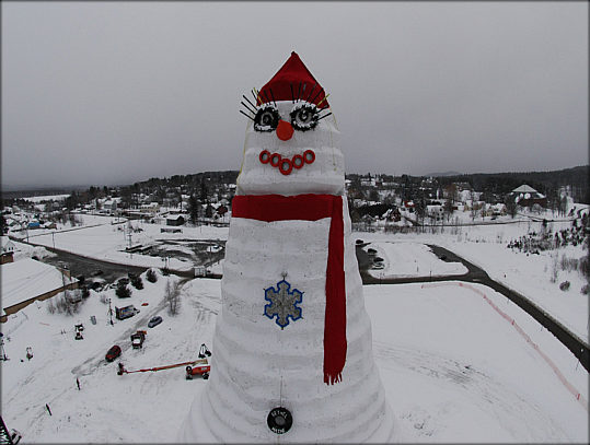 [tallest_snowman_08.jpg]