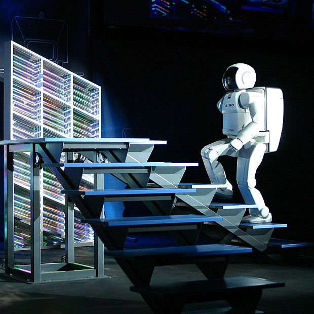 [humanoid_robots_01.jpg]