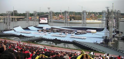 the floating stadium of singapore @ strange world
