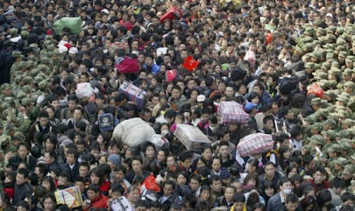 crowded train stations in china 06 Inilah Antrian Terpanjang di Dunia !