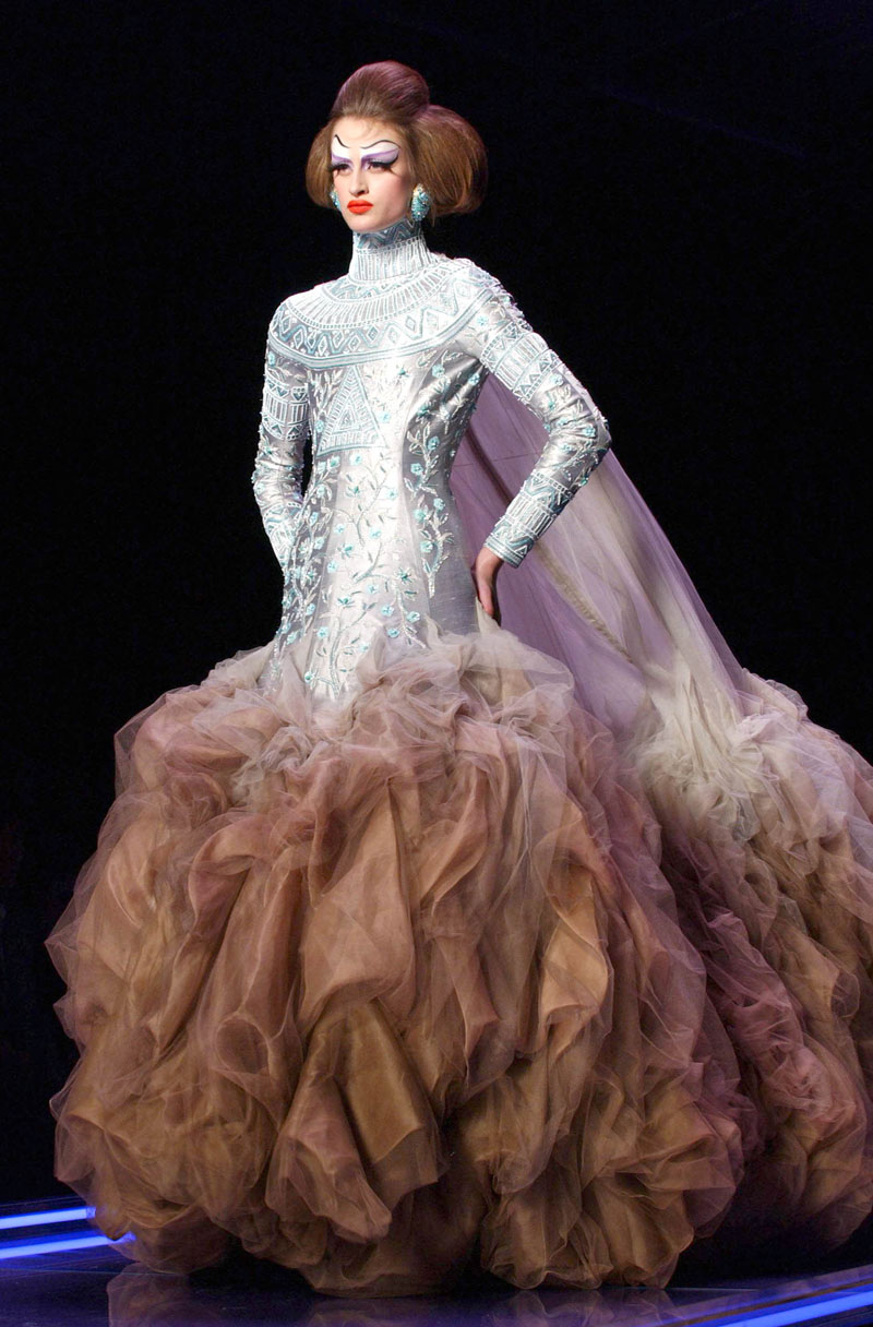 The House Of Pretty ARCHIVES: Christian Dior | Spring 2004 Haute ...