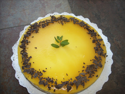 Tarta mousse de queso y melocotón