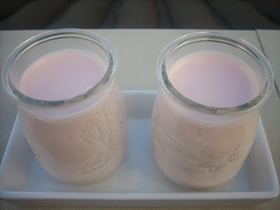 Yogures de fresa en microondas