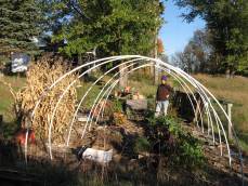 [hoophouse+skeleton+small.jpg]