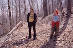 Joel y Clentine en el bosque