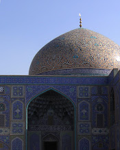Lotf'allah mosque, dome and entrance, december 2008