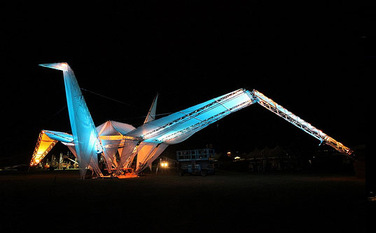 LED Fever World Largest Giant Origami SolarPowered LED Crane