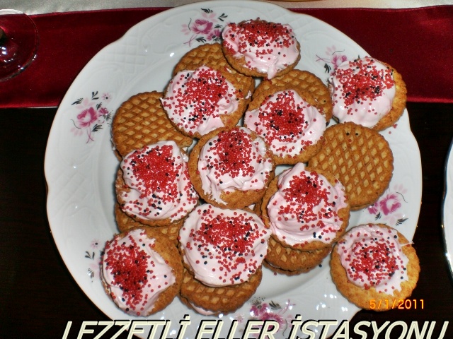 LEZZETLİ ELLER İSTASYONU EV YAPIMI ETİ PUF