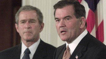 [Tom_Ridge_and_Ge_185561gm-a.jpg]