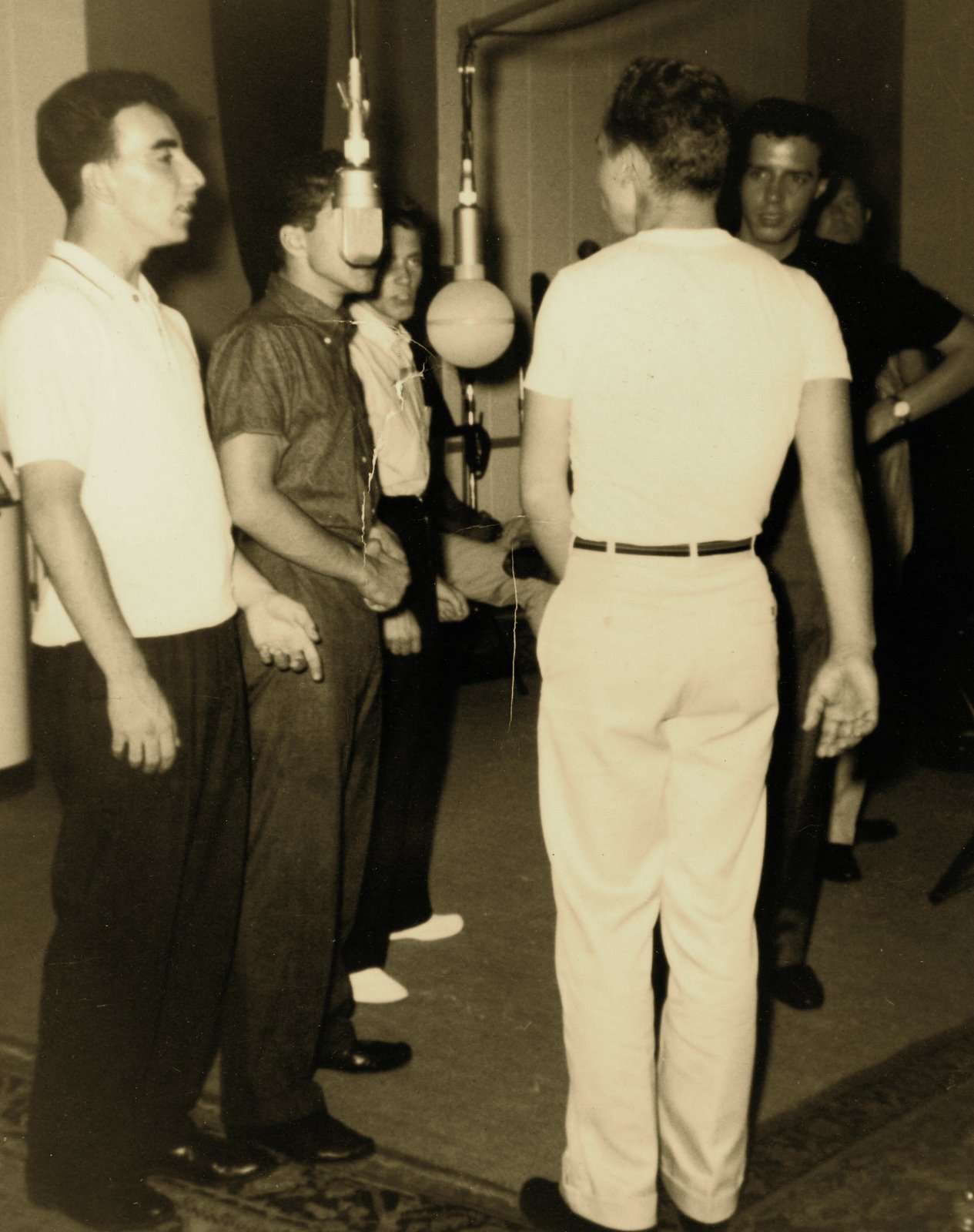 [Danny&theJrs.57001.jpg]