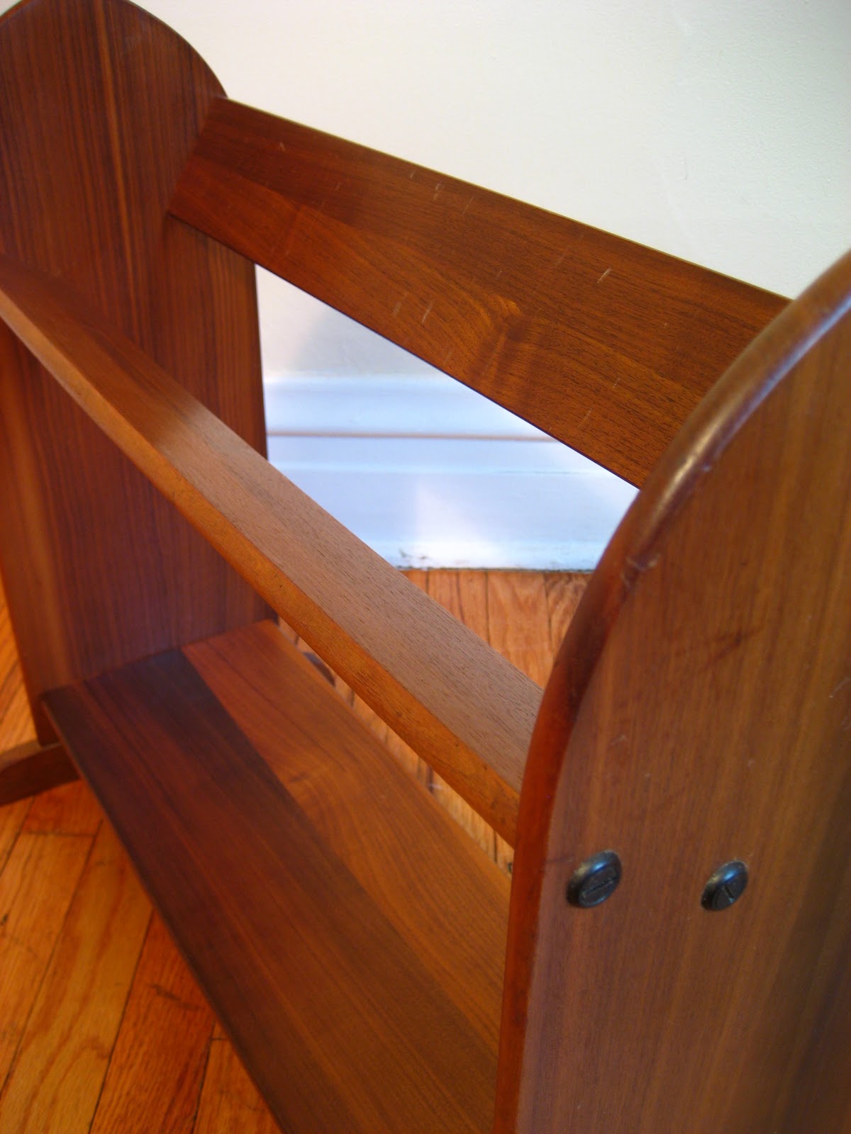 flatout design Bookcase