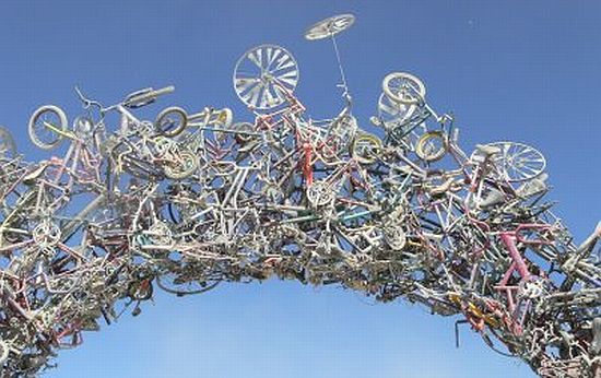 [burning-man-bicycle-sculpture-entrance_pgSO3_11446.jpg]