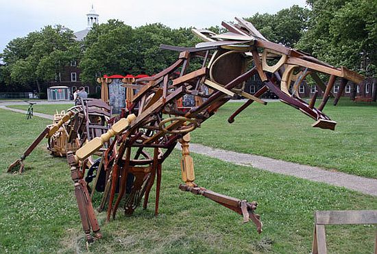 [discarded-chair-dragon_6MckT_11446.jpg]