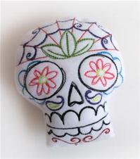 [skull+pincushion.jpg]