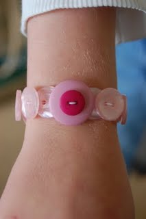 [button+bracelet.JPG]