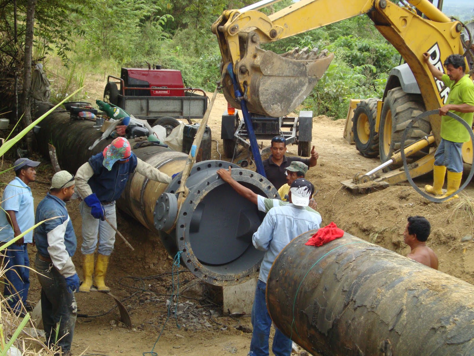 Diario La verdad: Se restablece servicio de agua potable en la ciudad