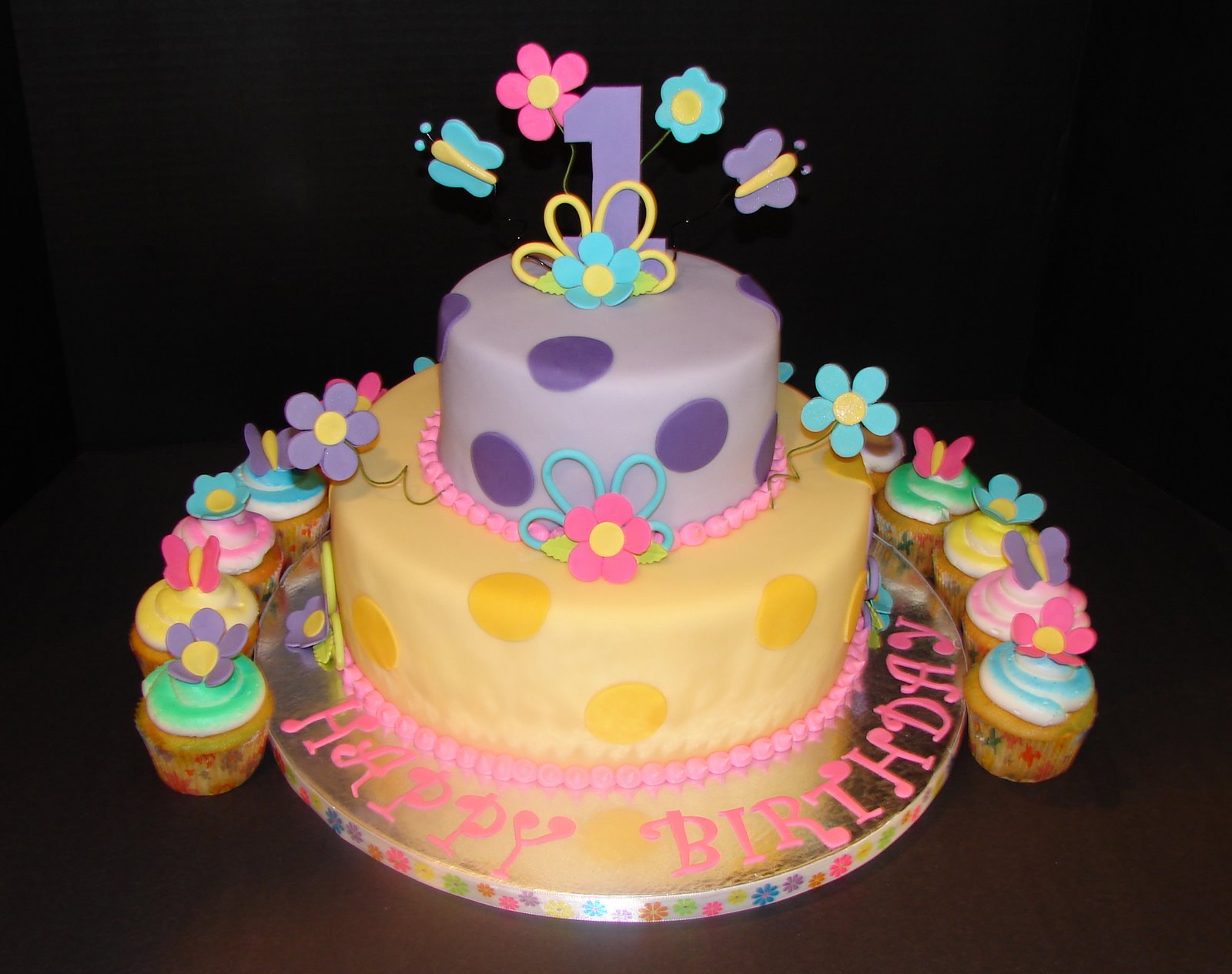 [Sloan's_1st_Birthday_Cake__01.jpg]