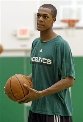 [capt.9ca40077aa70411aa0cf9891a7751037.celtics_garnett_basketball_magc105.jpg]