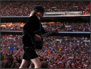 AC/DC Rocks: AC/DC Biografia