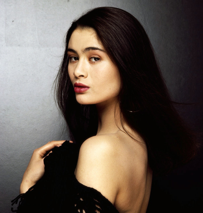 BONGORAMA.COM: Charlotte Lewis