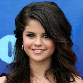 cute selena gomez hairstyle 