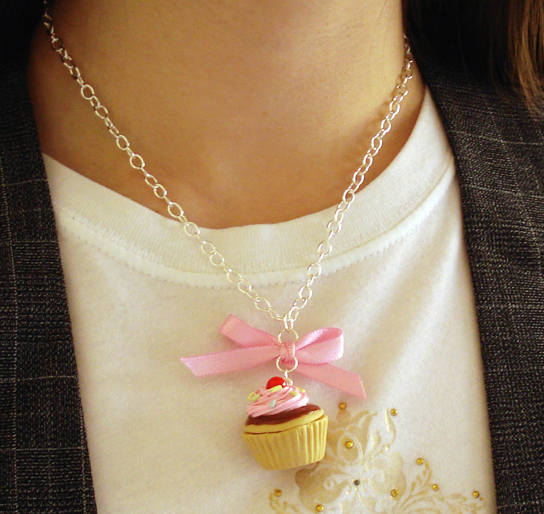 Cupcake Charms & Jewelry Fatally Feminine Designs April Giveaway Big Cupcake Necklace
