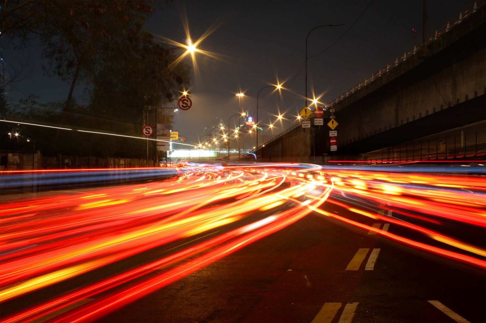 Съемка на длинной выдержке. Таймлапс шоссе нью йорк. Выдержка 0 8. Выдержка 0 8. Нью йорк автострада.